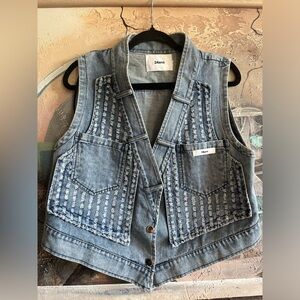24ans Frayed Trims Denim Vest w/ Pockets